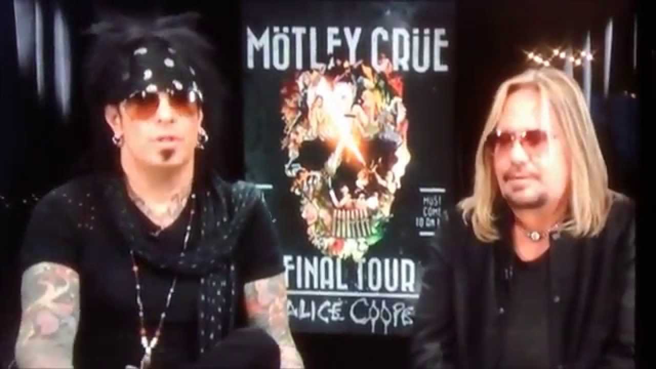 UNCUT Motley Crue's Nikki Sixx Flips Off Justin Beiber on WGN Chicago 1-21-2015 Funny