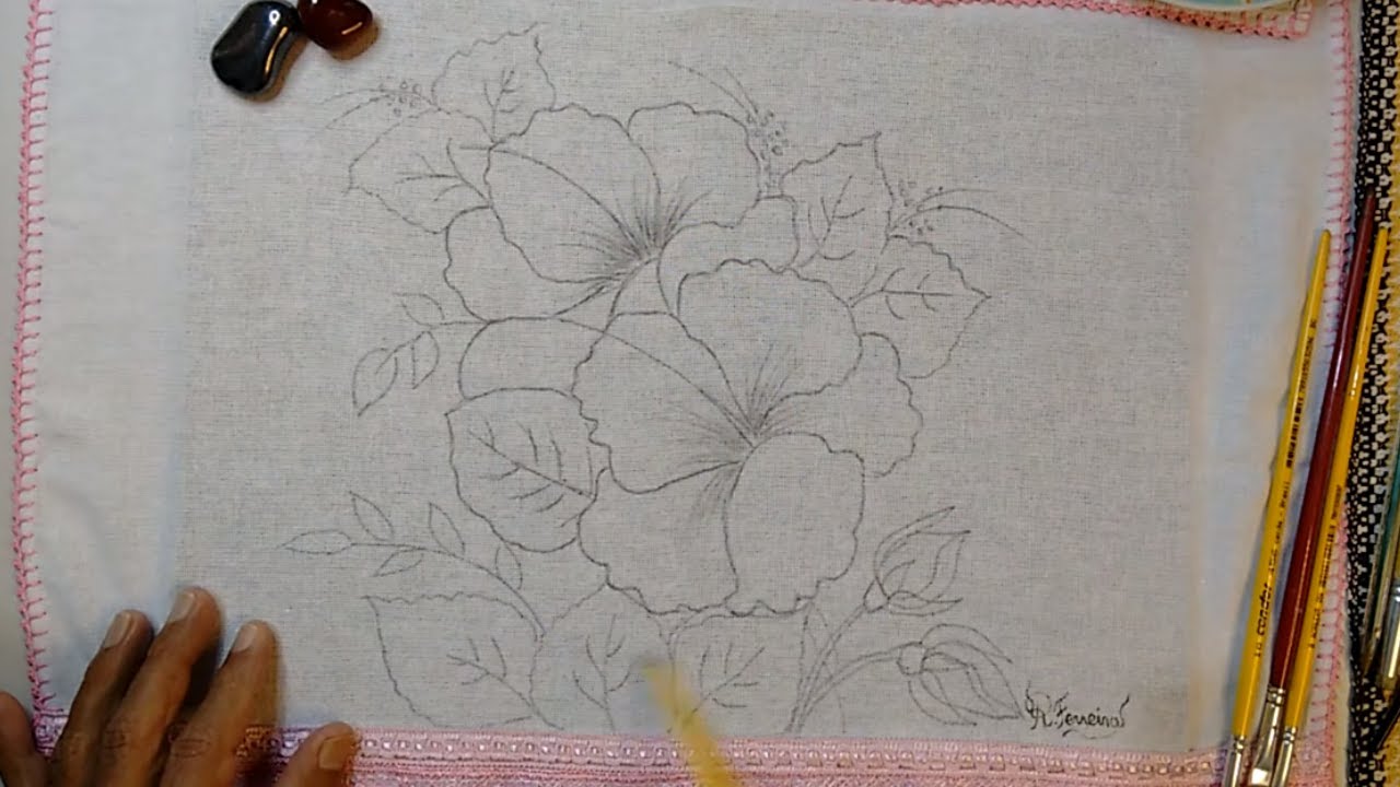 Roberto Ferreira -  Vamos aprender a pintar hibisco em Tecido - Parte -1