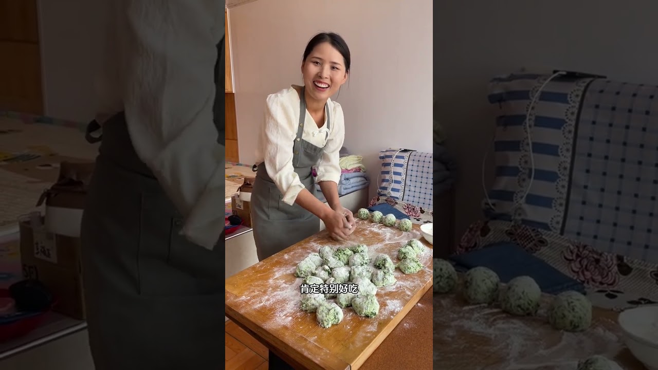 小夫妻回村日记｜一口苜蓿芽馍馍，就是小时候的味道。#我们一家的平淡生活 #90后小夫妻的日常生活 #苜蓿馍 #记录我的农村生活 #在农村生活的一天有多充实 @抖音媒体内容优推官 @抖音创作者中心