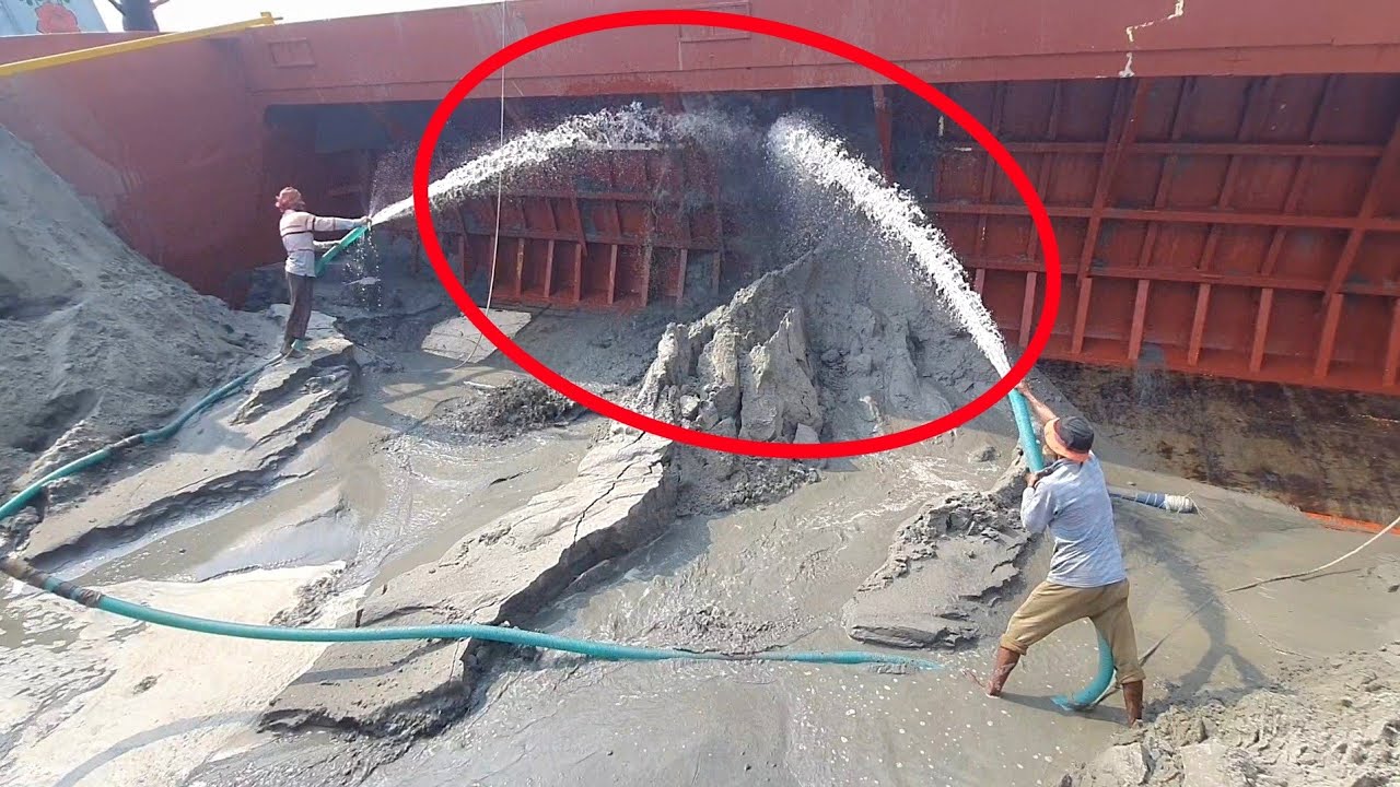 Unloading sand form ship barge unloading video unload sand from big barge ship 393 (19 Jan 2026)