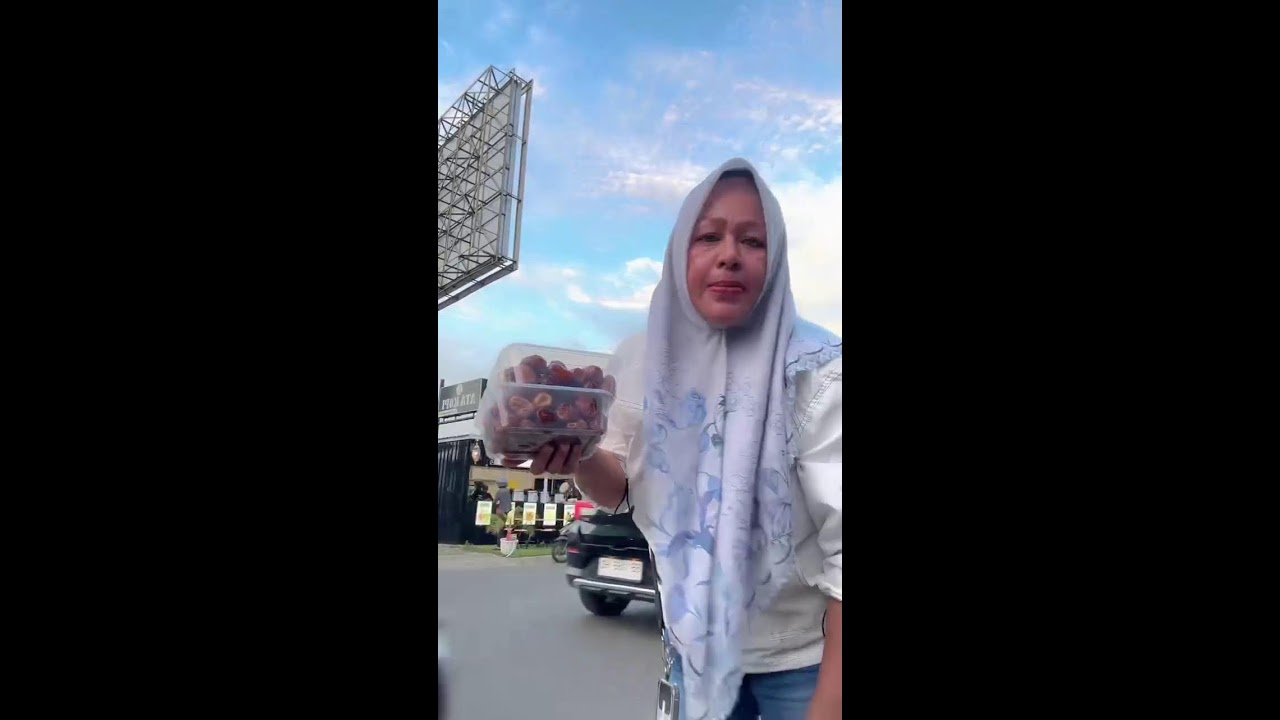 Aldi Jualan Kurma