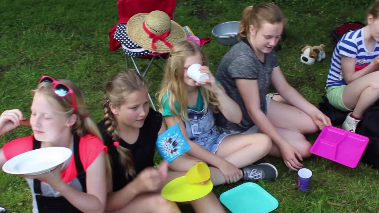 Groep 8 kampeert in de BoesBoes - Bekijk op laptop of vaste computer