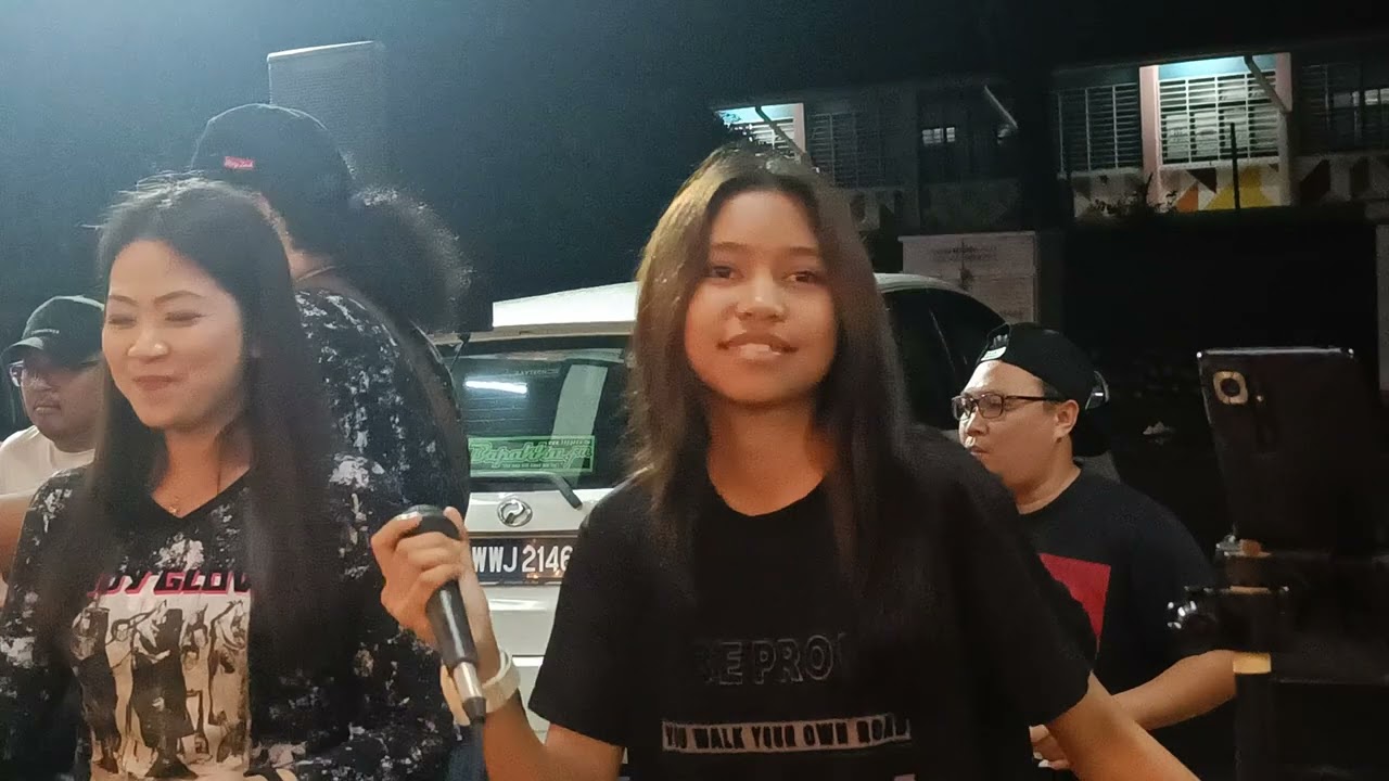Kekasih di menara Nurul Iman Bersama akak Maz di bulldozer..
