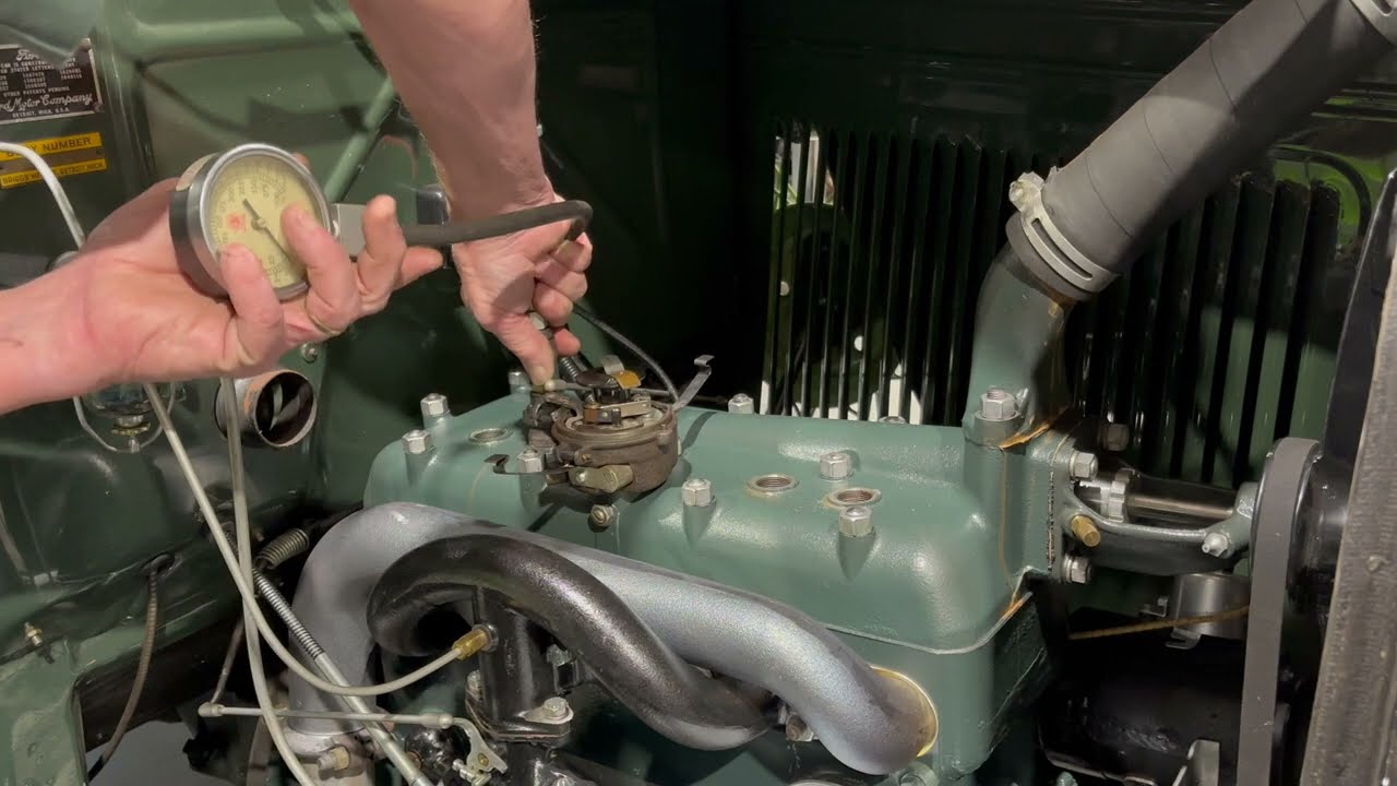 Проверка компрессии нового двигателя Ford Model A.