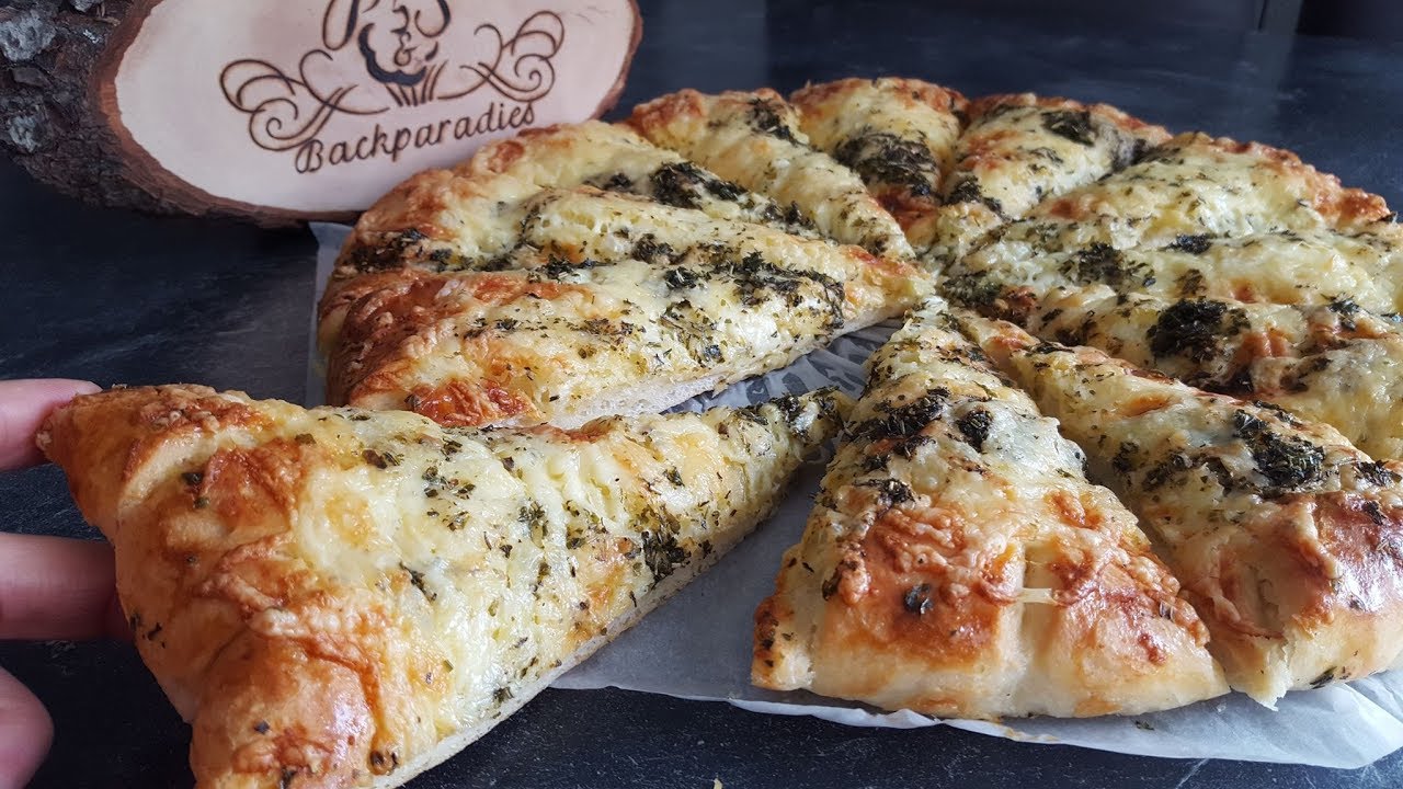 Sie werden dieses besondere Rezept lieben! So gut und so einfach zu machen! Kräuter Käse Pizza 👌