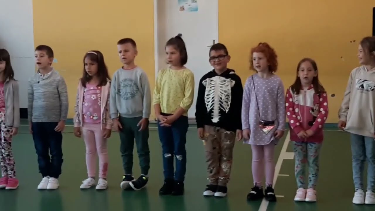 Első osztályosok avatása a Szentgotthárdi Arany János Általános Iskolában