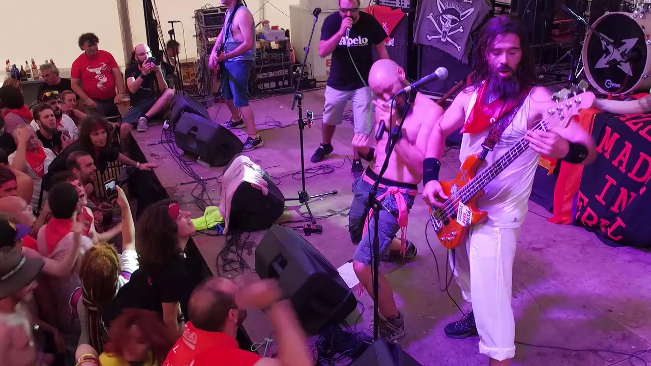 17  Hay por qué luchar. Azero en directo.