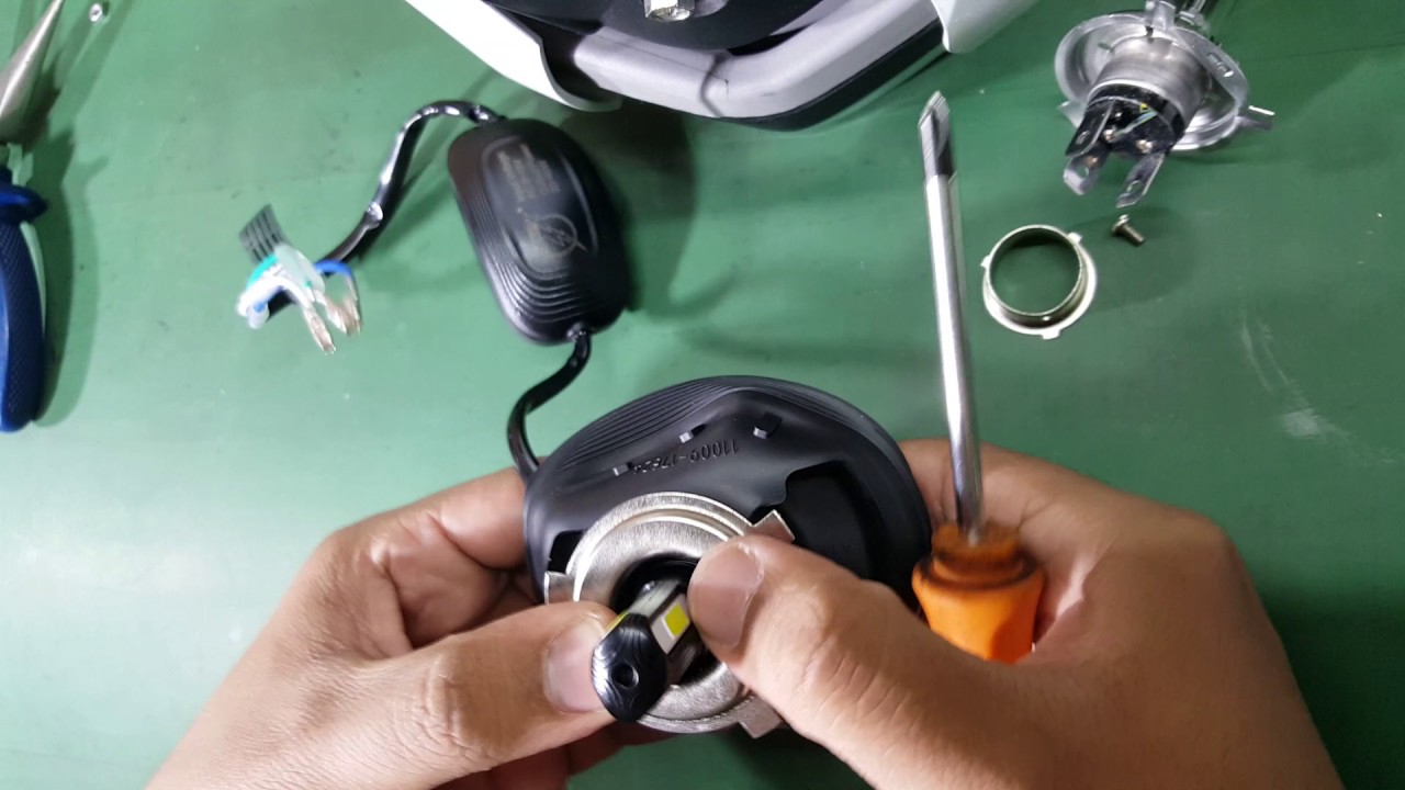 #3ºTroca de lampada SUPER LED 4400lm Twister 2017!!! Preparo da lampada..troca de conector!