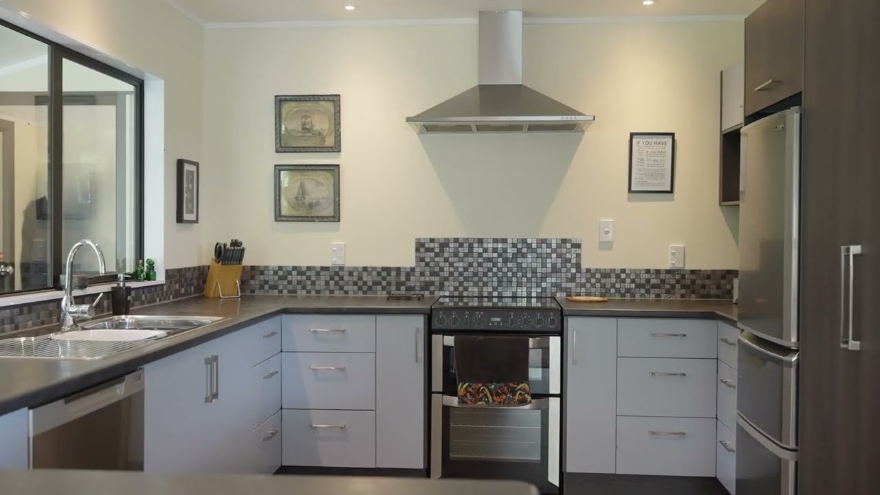 EXCEPTIONAL LIFESTYLE LIVING ON 5.16 HECTARES
