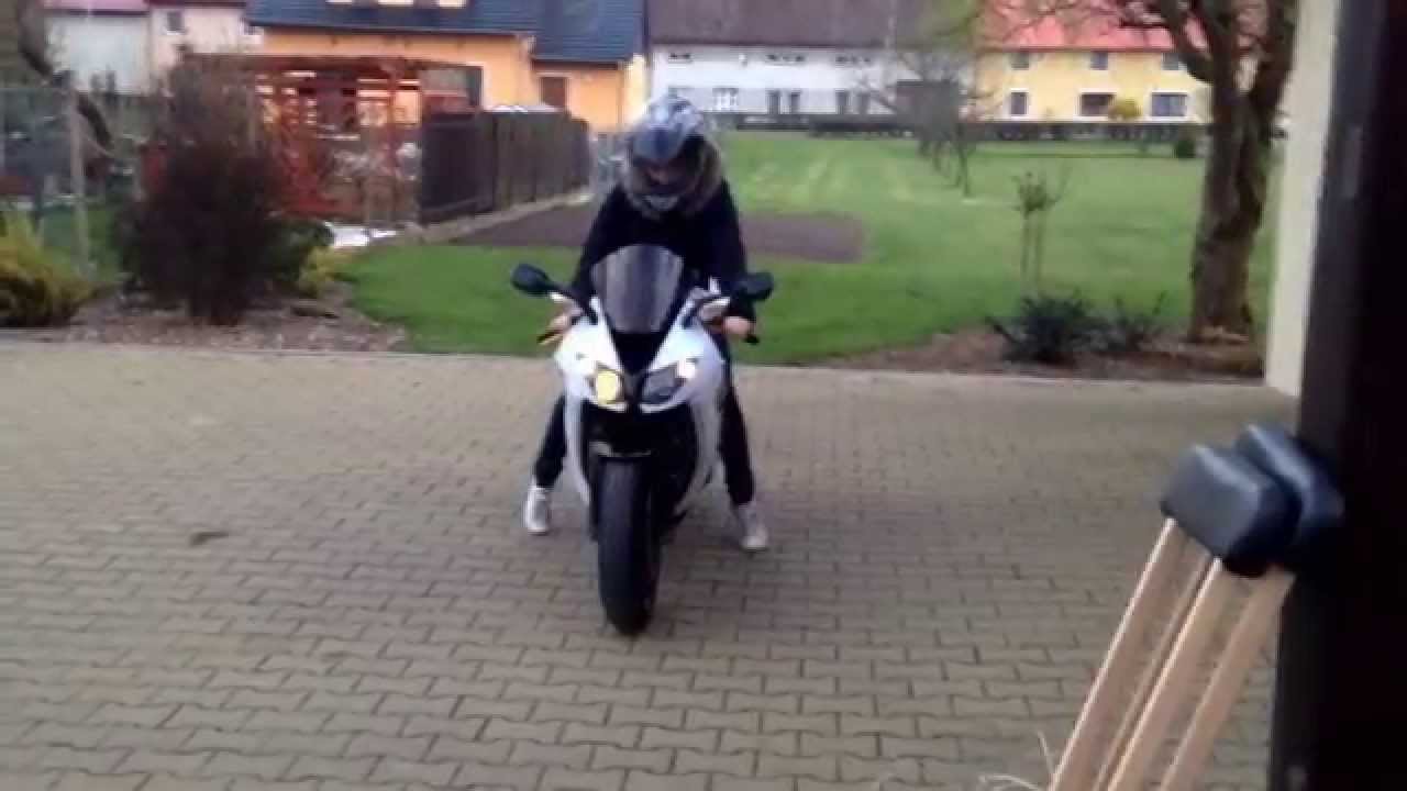 2010 Kawasaki ZX-10R Ninja drive 17 year old girl