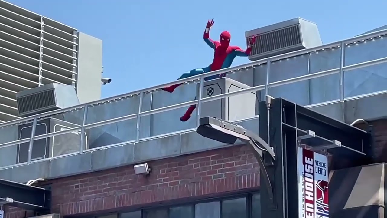 2023 Spiderman Swing - Disneyland California Adventure Park