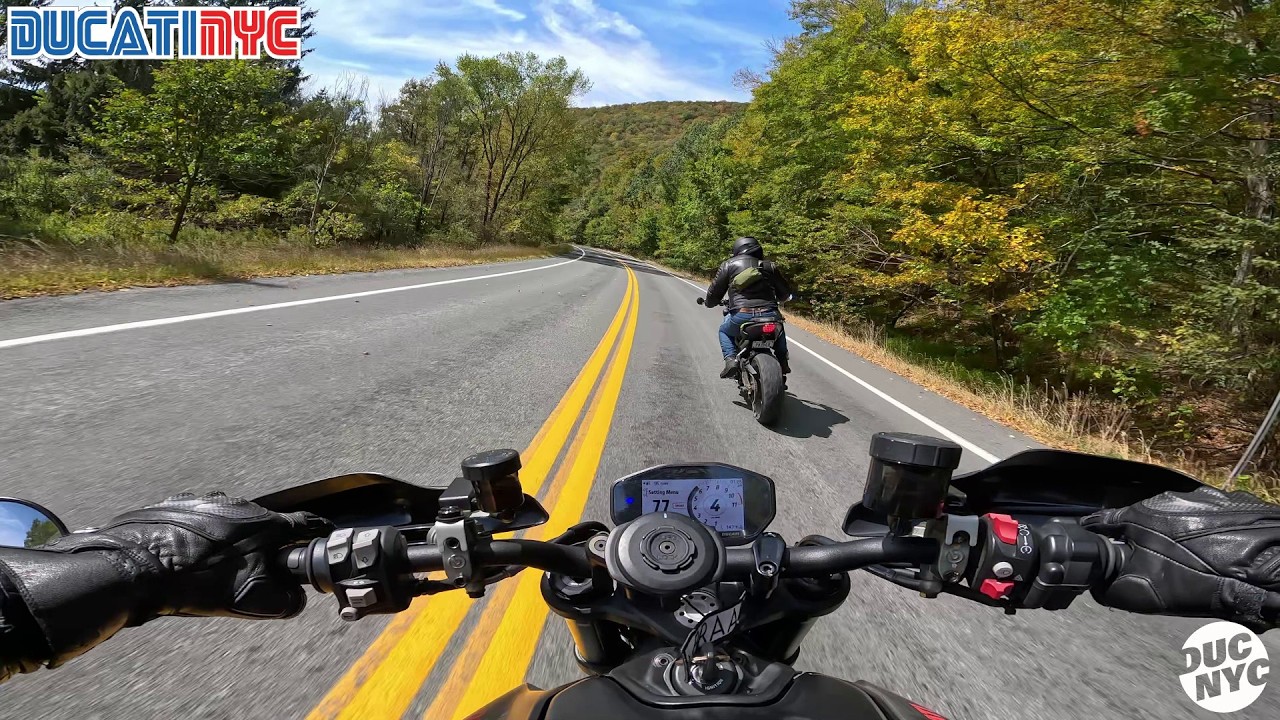 Triumph Street Triple RS vs Ducati Monster 937 - a Send to Sunoco @ridingbikesNYC  21,006 mi