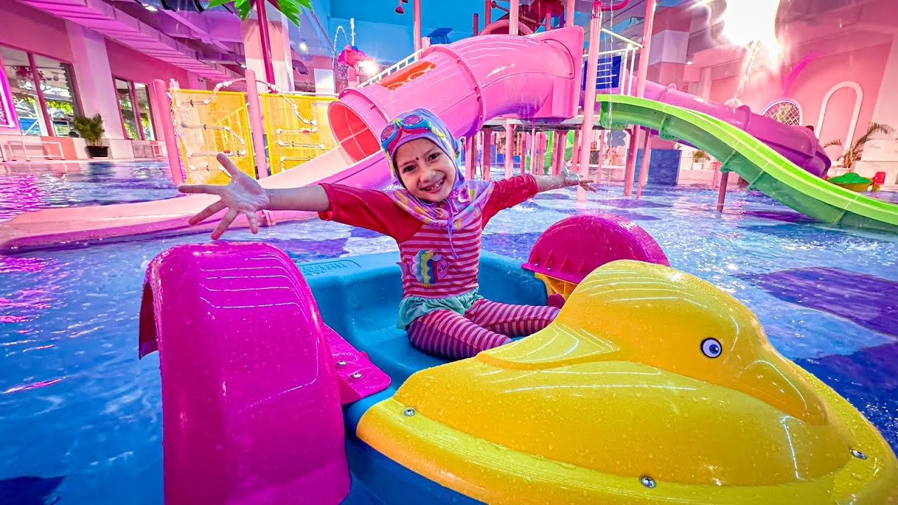 AQILA BERENANG SEPUASNYA DI TROPIKANA WATERPARK CIBINONG BOGOR