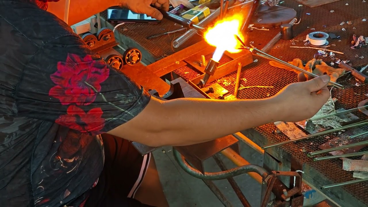 How We Create Stunning Triangle Base Bongs &ndash; Behind the Scenes! #glassblowing #glassware