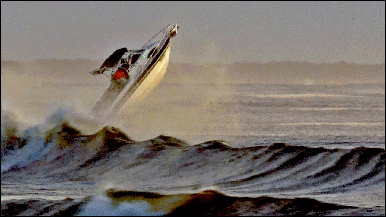 The Noosa Bar Crossing. Sunday morning, May 29, 2022.