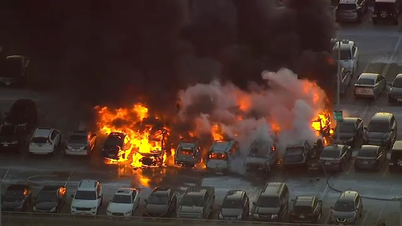 17 cars catch fire at Newark Airport parking garage