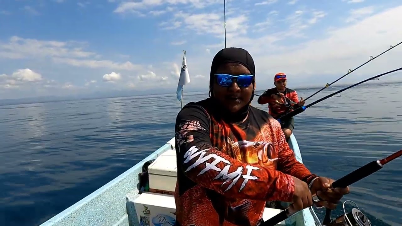 Buena aventura de pescaxion le pegamos a los jureles toros #seguidores #fishing