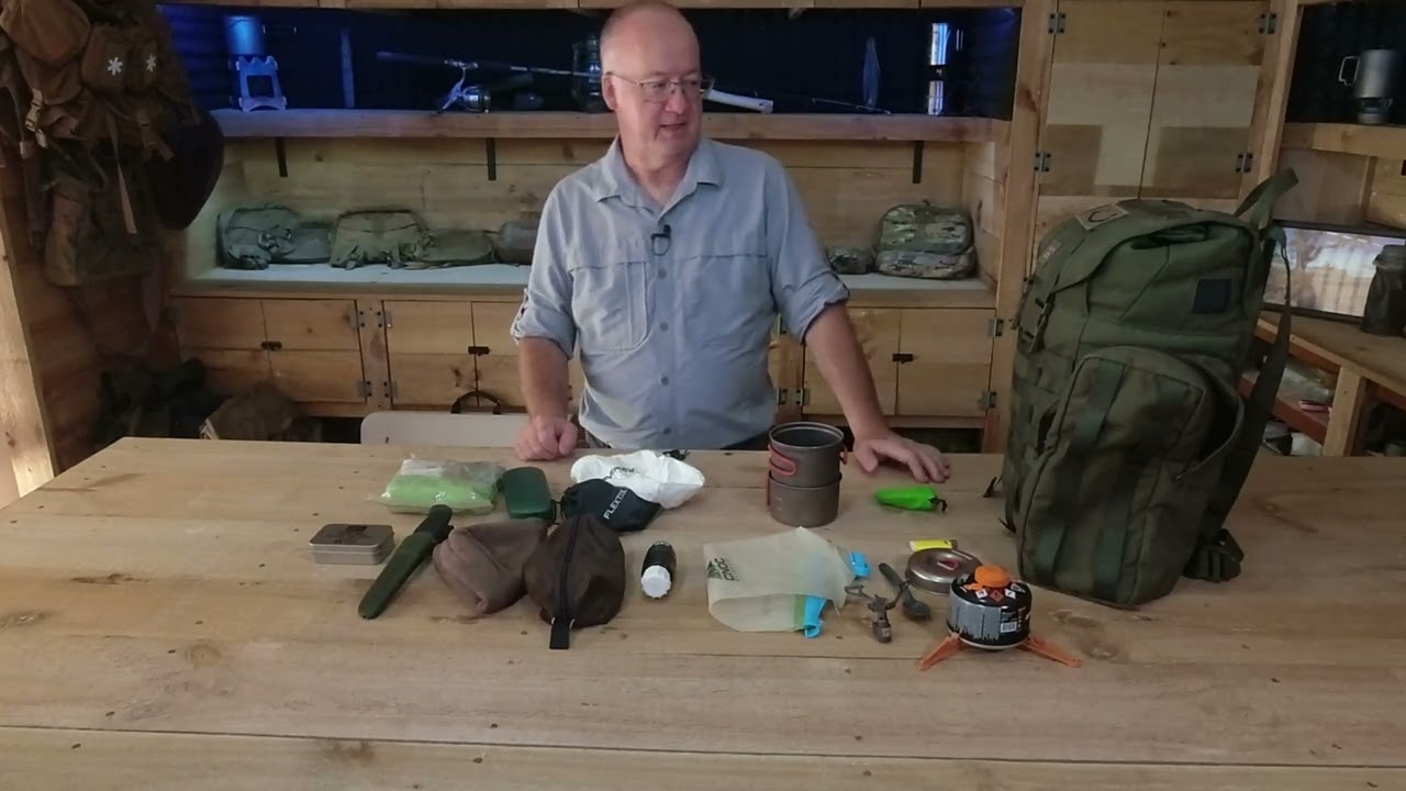Savotta 4ltr Vertical Pouch What will fit in it? Part 1