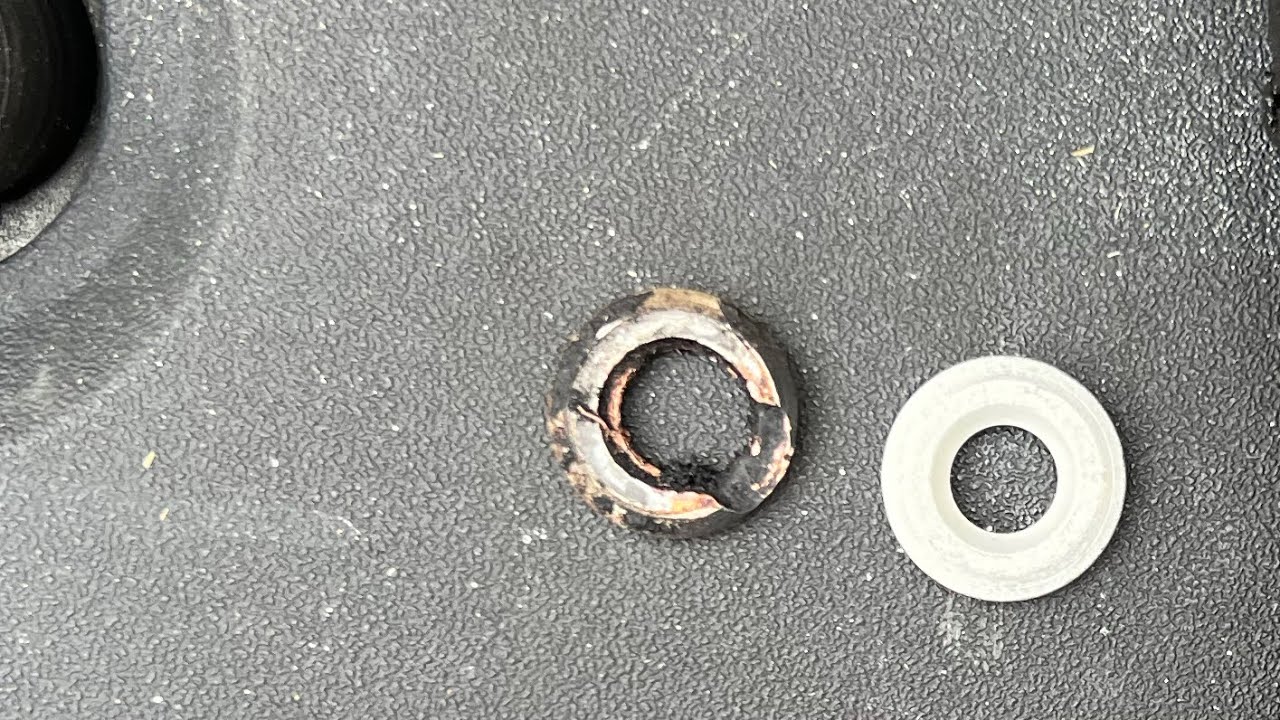 Toyota Avensis, T270, 2.0, D4D, 2011, Diesel injector seal repair.,2008 to 2015.