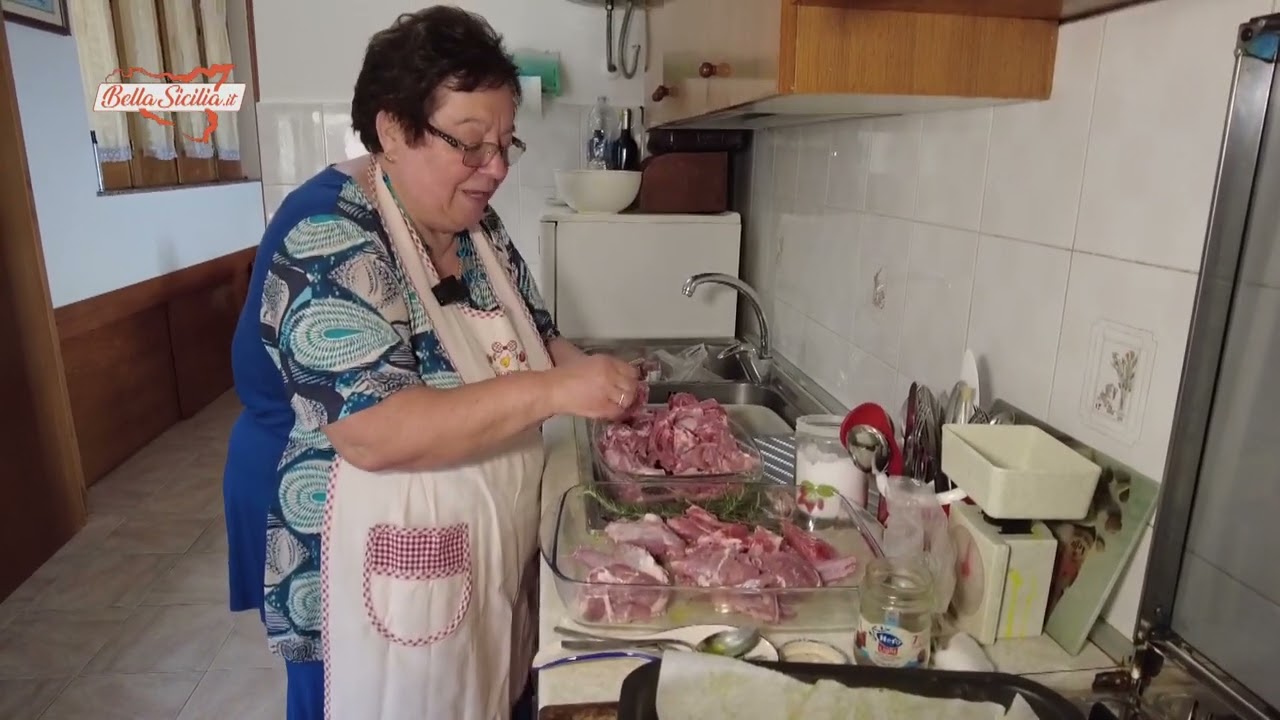 L'agnello con patate al forno, gustosissimo