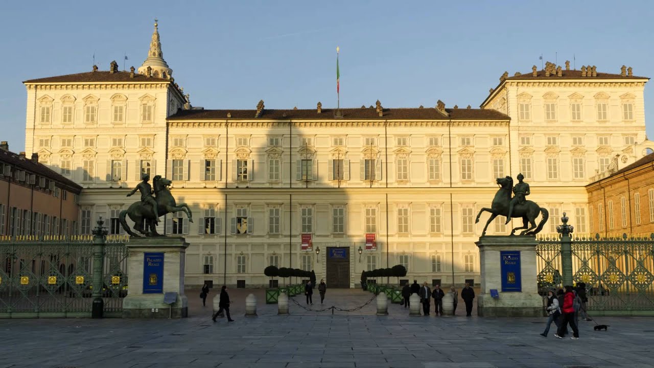 Torino d'autunno con luci d'autore