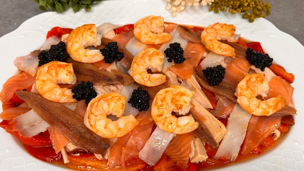 😀ENSALADA DE AHUMADOS con LANGOSTINOS sobre cama de PIMIENTOS ASADOS, receta para tu centro de mesa