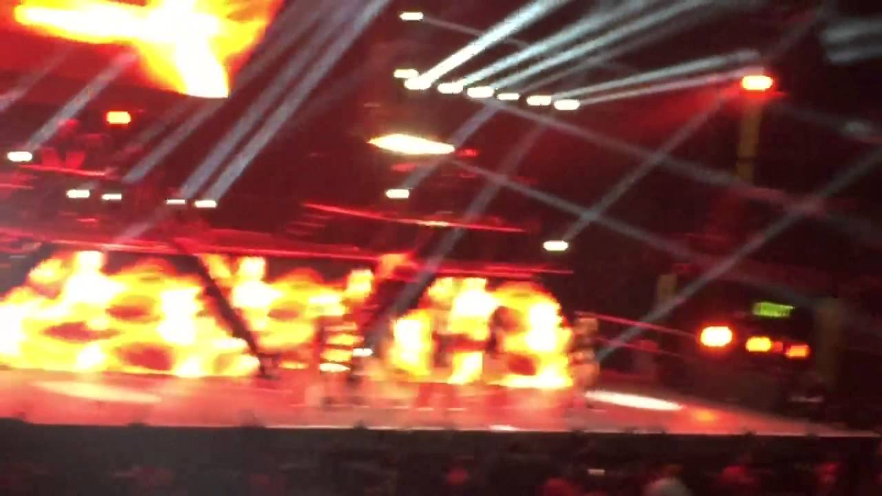 Trini Dem Girls -Nicki Minaj Live/ BET Experience