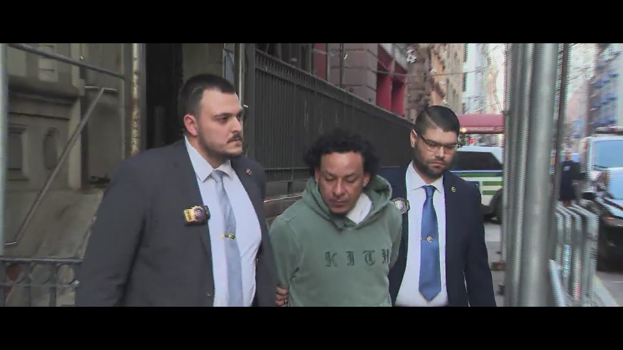 Мужчину обвиняют в том, что он без всякой причины столкнул двух жертв на рельсы метро.