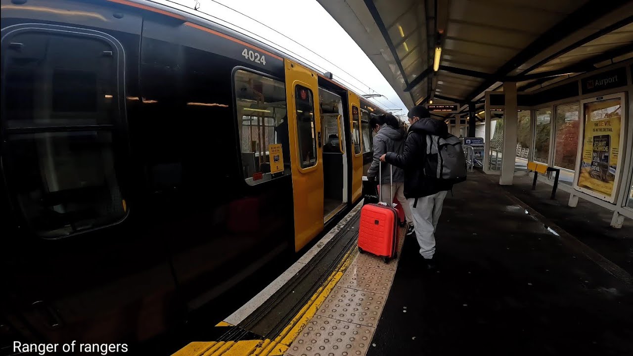 From Newcastle Airport to Newcastle City Center / Haymarket lane by Train (Metro)