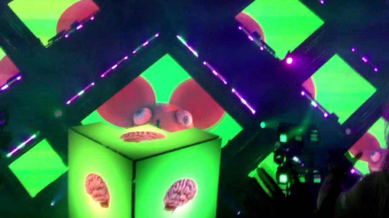 deadmau5 ghosts n stuff rant @ Veld Music Festival