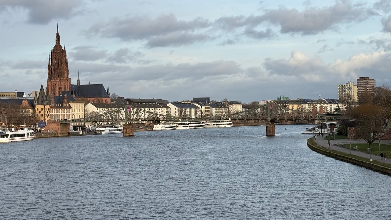 Scenic stroll that gently leads you to the banks of Frankfurt’s Main River