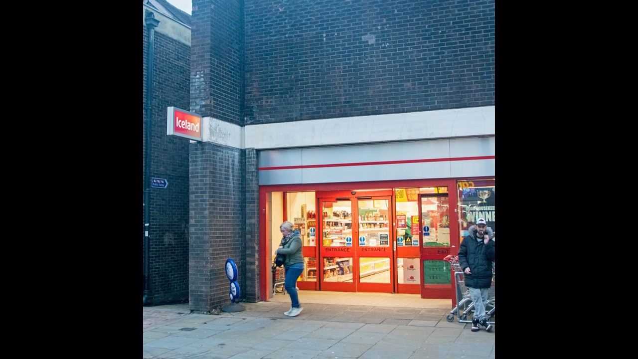 Take 2 trips back in time for a rare view of a little known ancient building on Lincoln High Street