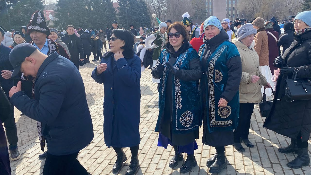 Как  в Уральске отмечают Наурыз. Площадь вокзала. 2024г.