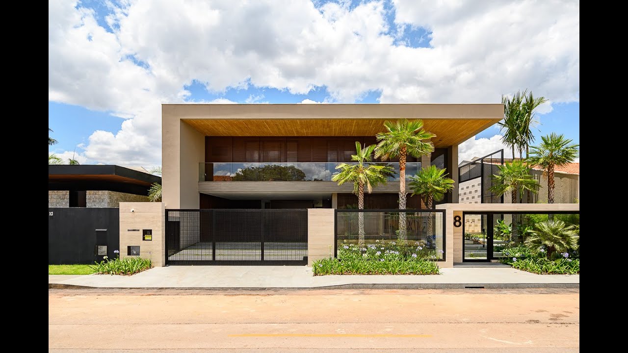 Casa com 5 su&iacute;tes &agrave; venda no SHIS QI 9, Lago Sul - Bras&iacute;lia.