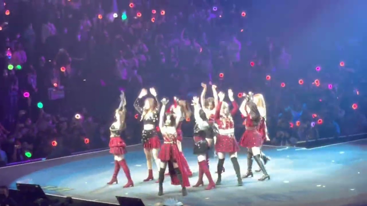 Twice 4th World Tour III Part 1[Fancam] Oakland 02182022