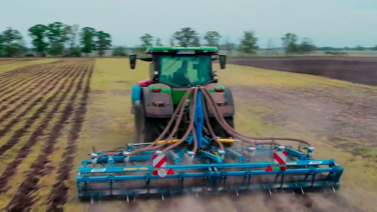 Farmet Strip-Till 8 sávművelő kultivátor + Lemken Azurit szemenkénti vetőgép