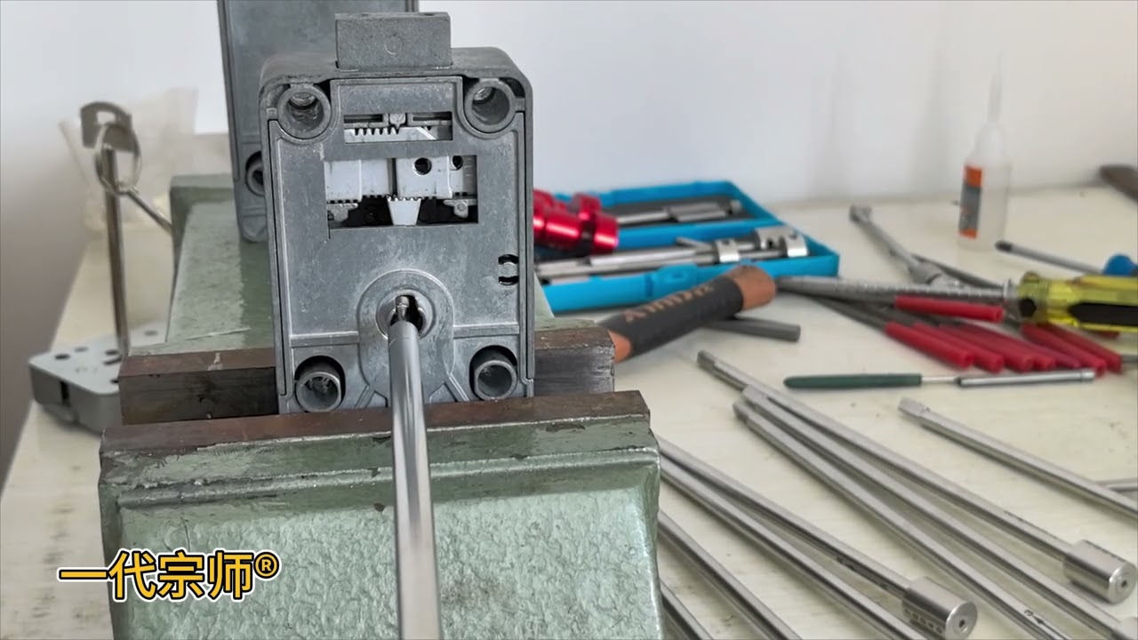 KABA70040 “As a flagpole tool from China, it perfectly solves the unlocking scheme of lock 70040