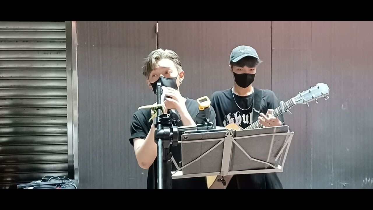 8-10-2022 🌃 旺角 MC 張天賦 Kris_Ma x.tljr.x Busking 🎶🎤🎸🥁🔊 MC 張天賦他自己原唱的歌 老派約會之必要