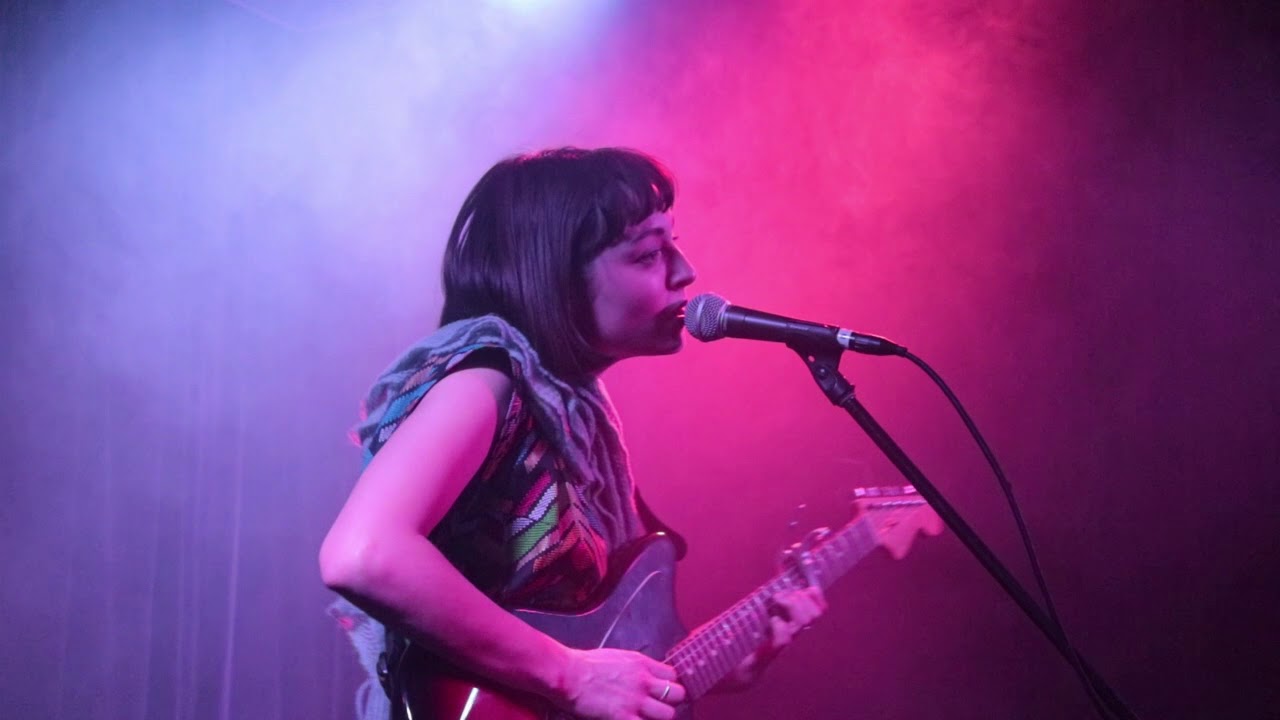 Stella Donnelly - Mean to Me (live)