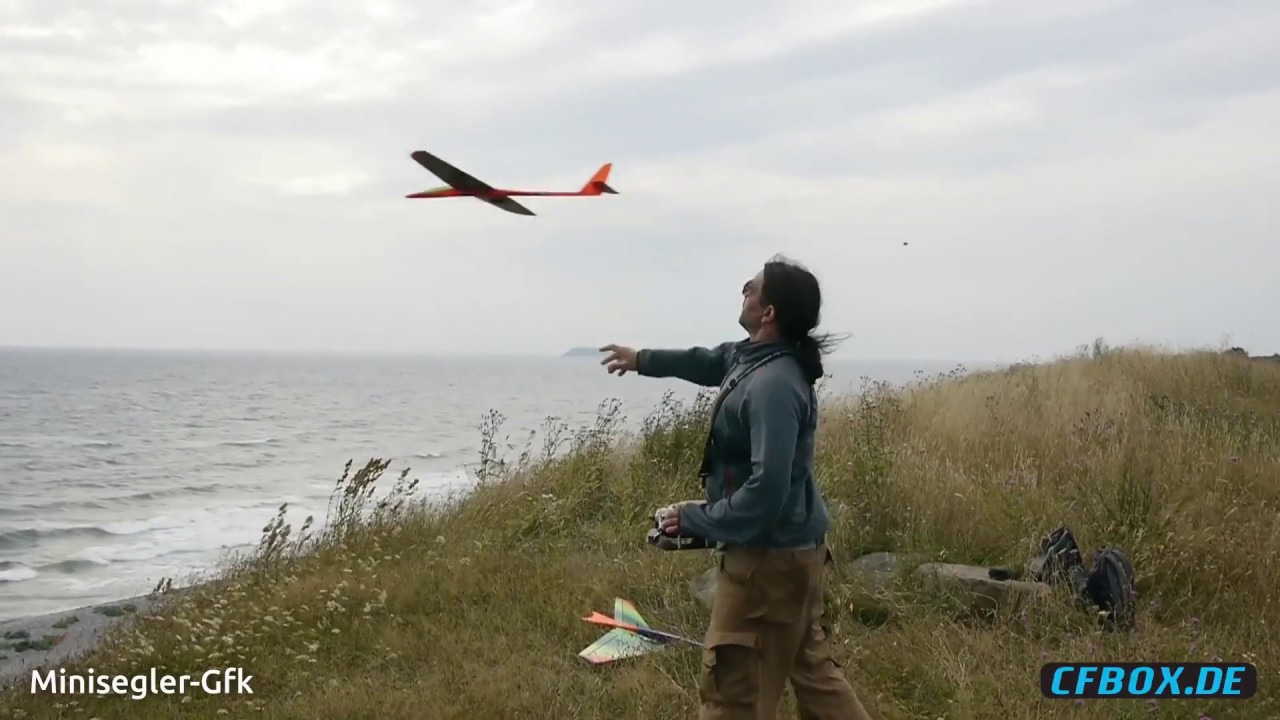 Minisegler-Gfk an der K&uuml;ste
