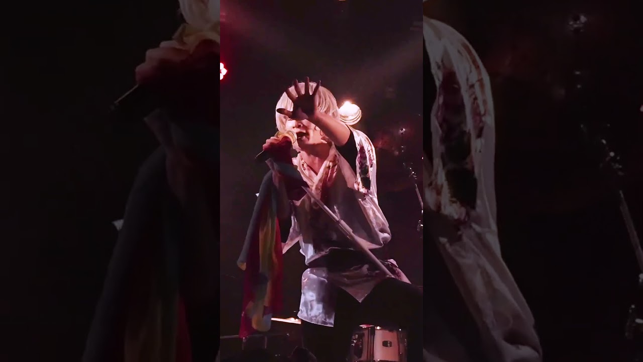 Japanese Pop Song with 70s Rock Influence – Live 