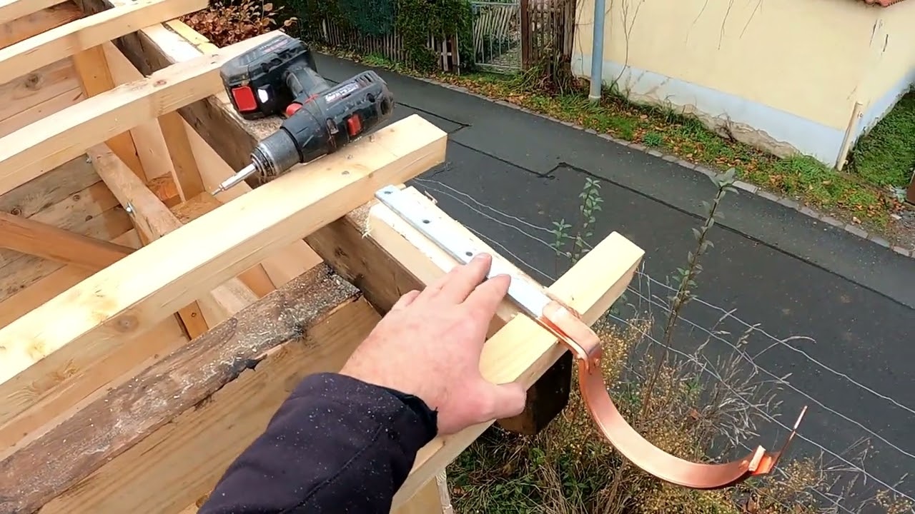 Ummandelte Kupfer Rinneisen anbauen - Kupferdachrinne 6tlg. bauen. Teil 1