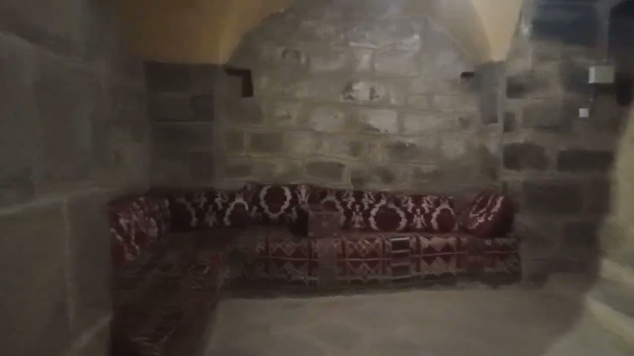 قلعة قديمة جدا خمنوا فين؟