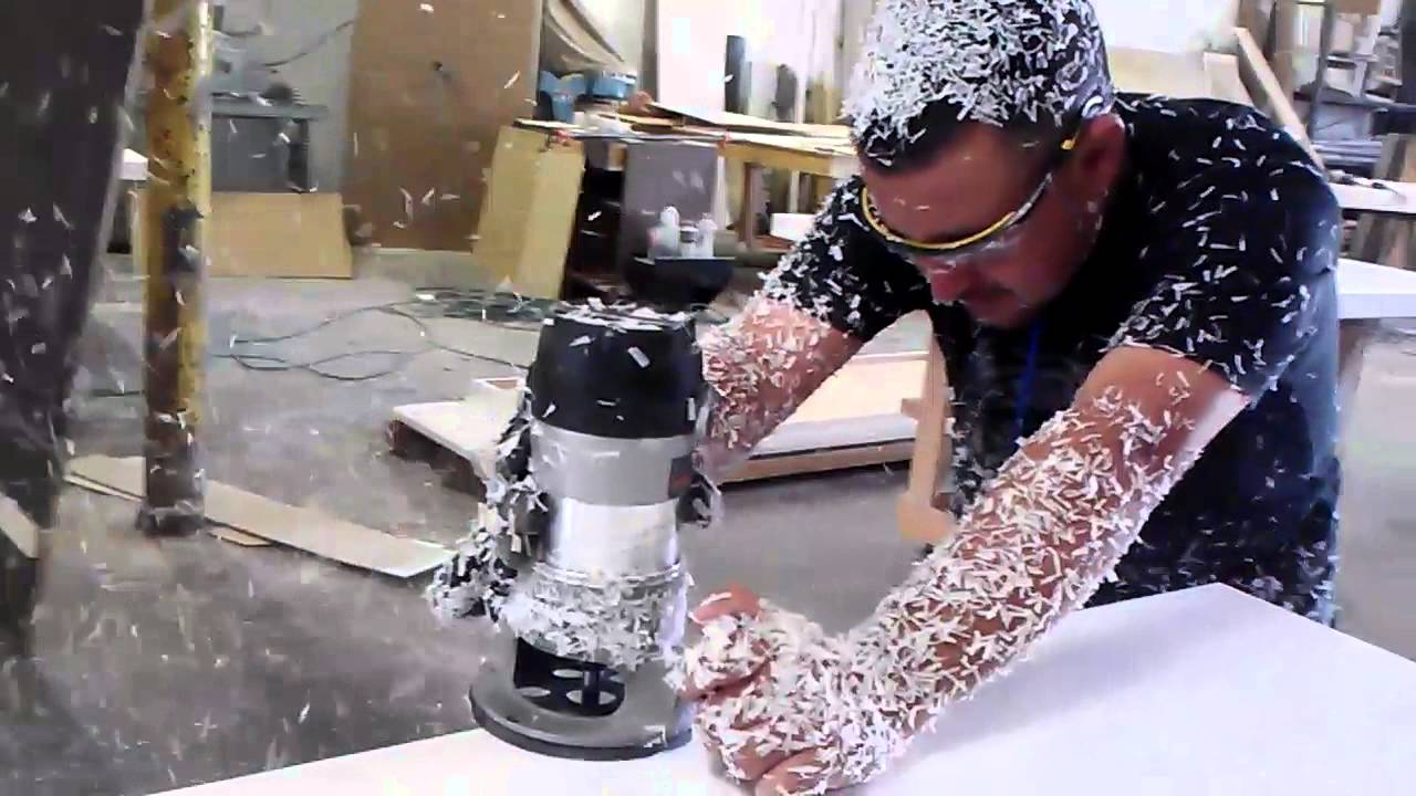 Perfilando mesas de corian