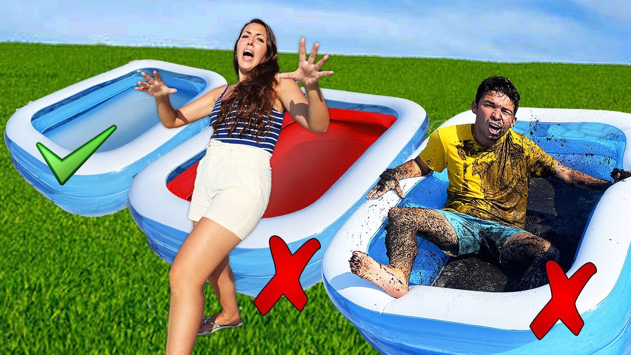 NON SCEGLIERE LA PISCINA SBAGLIATA CHALLENGE CONTRO IL DOTTOR TIMOTI! *Erick è caduto nella...*
