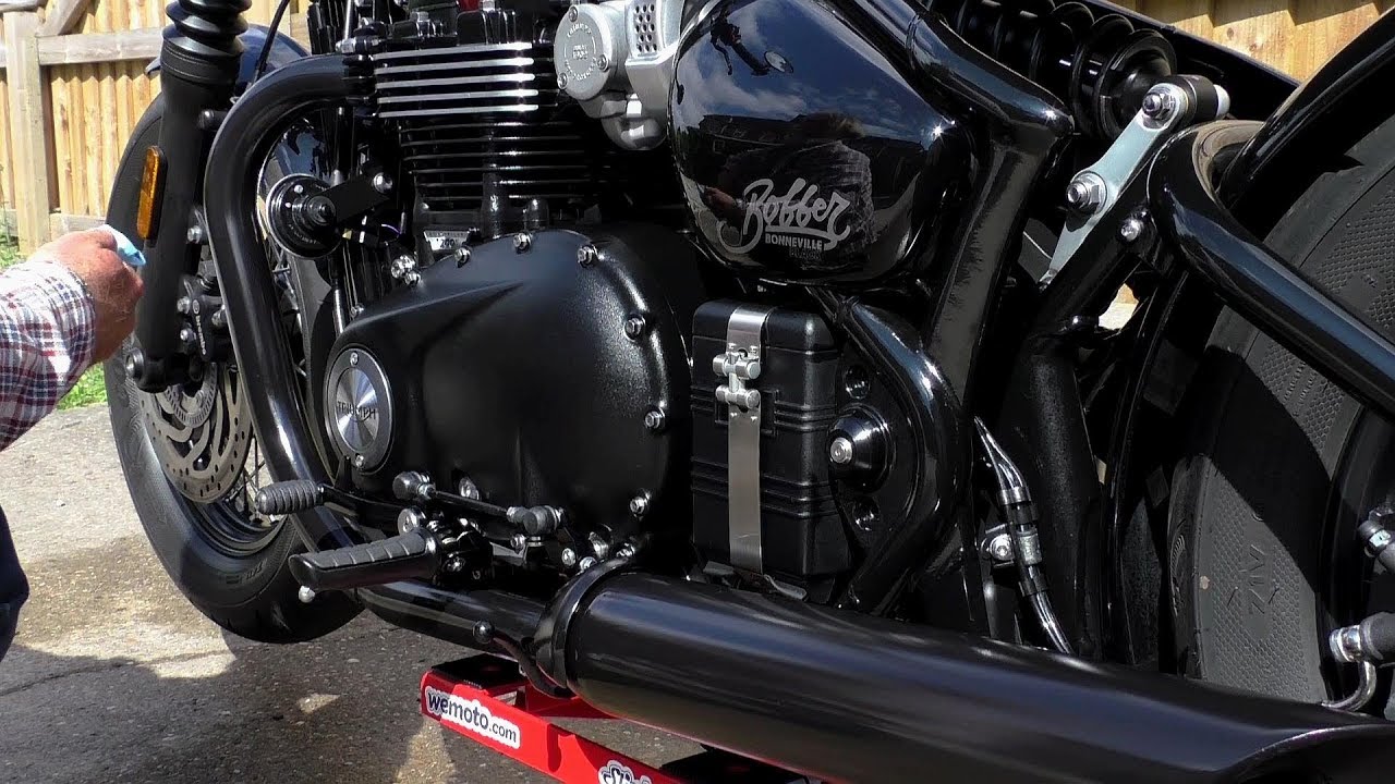 Triumph Bobber Black, Detailing/protecting matte motorcycle paintwork!
