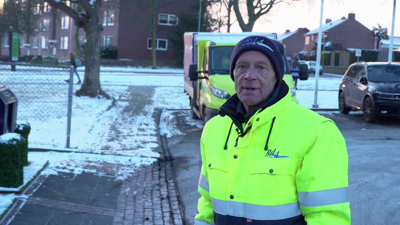 Week van de afvalhelden: Paul ruimt afval bij ondergrondse containers op