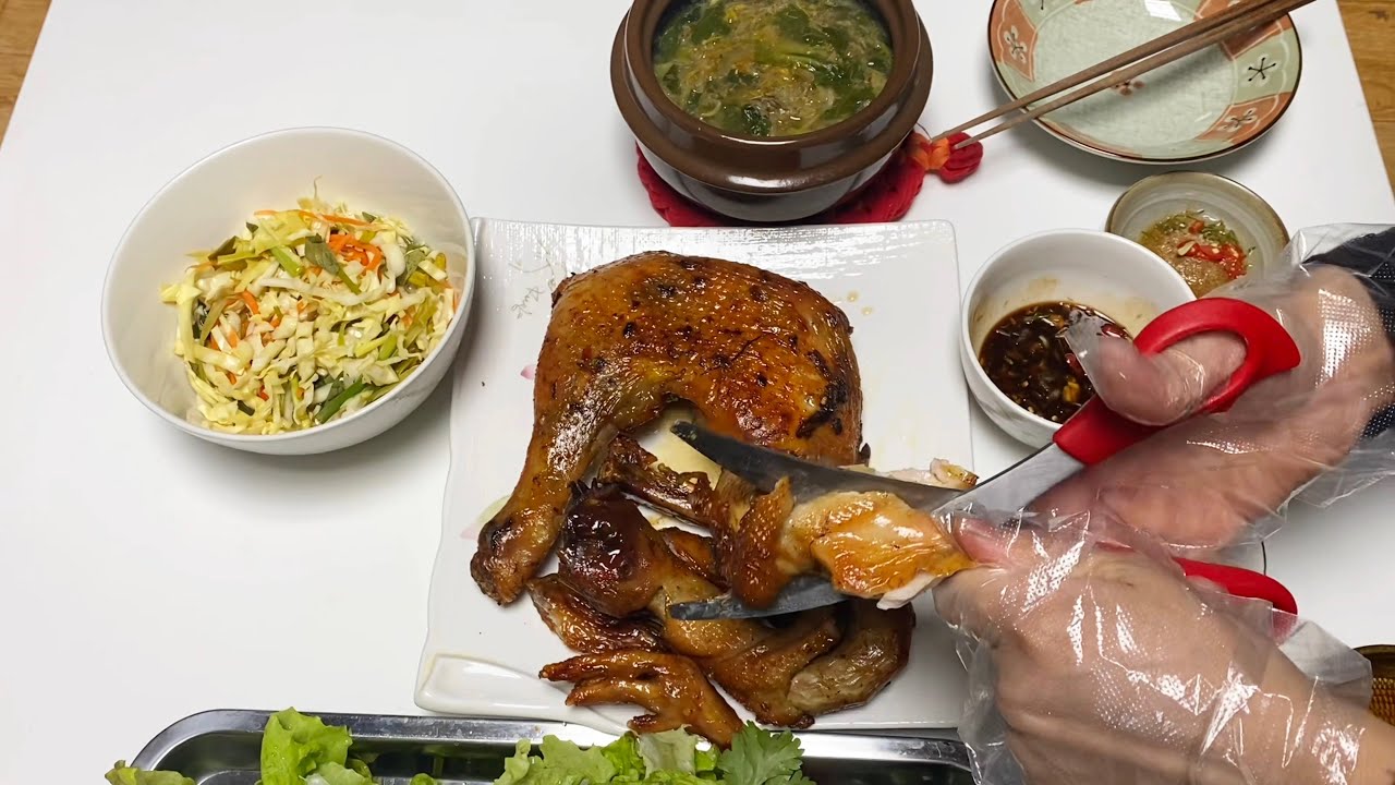 Gà nướng + dưa bắp cải muối quá hợp