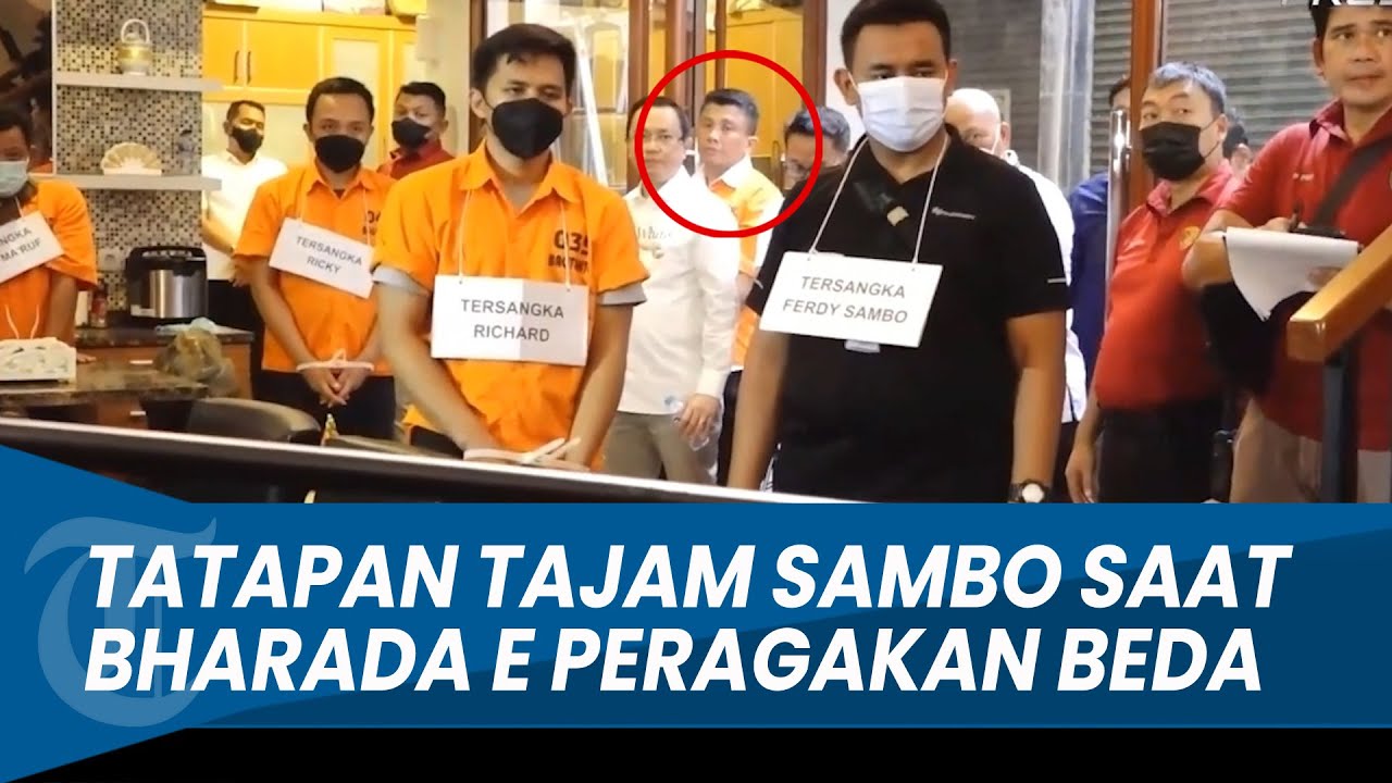 TERSOROT KAMERA! Tatapan Tajam Ferdy Sambo ke Bharada E saat Peragakan Berbeda dari Miliknya