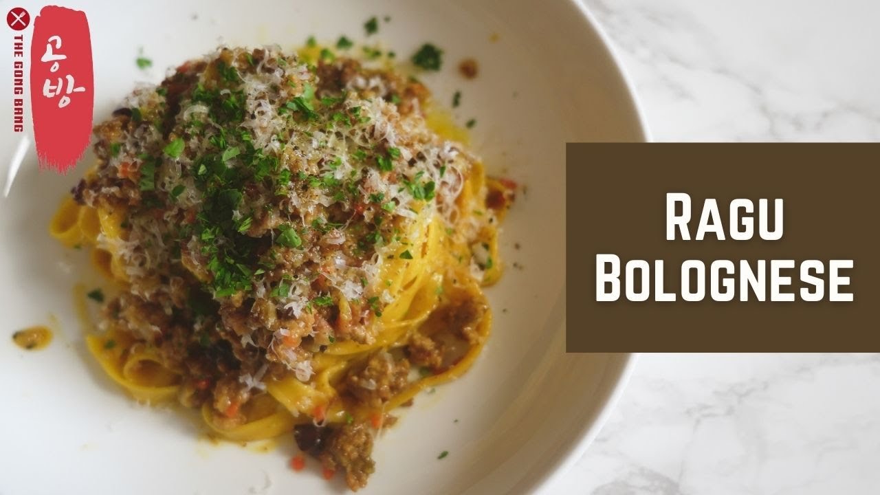 Tagliatelle Ragu Bolognese: Traditional Pasta Dish from Bologna!